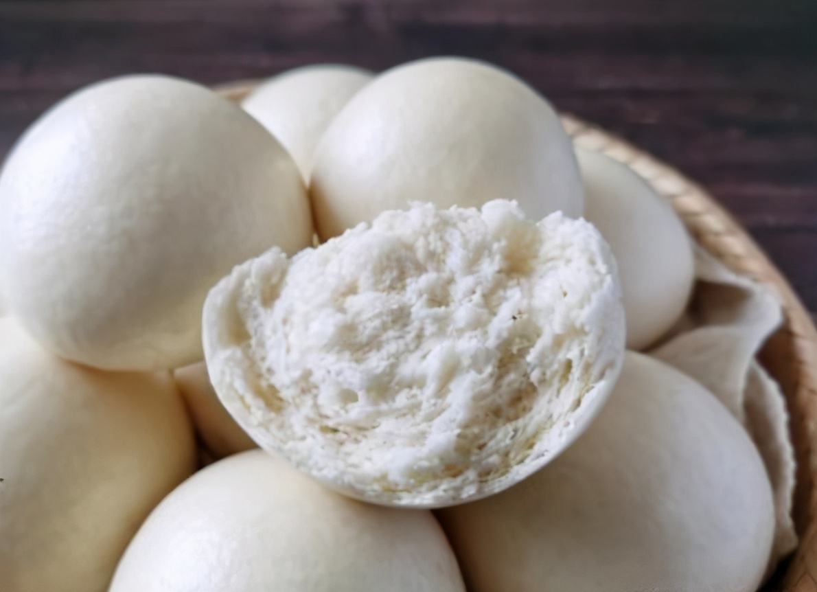 蒸馒头,直接加酵母是大错,牢记6技巧,保证又大又软,香甜可口