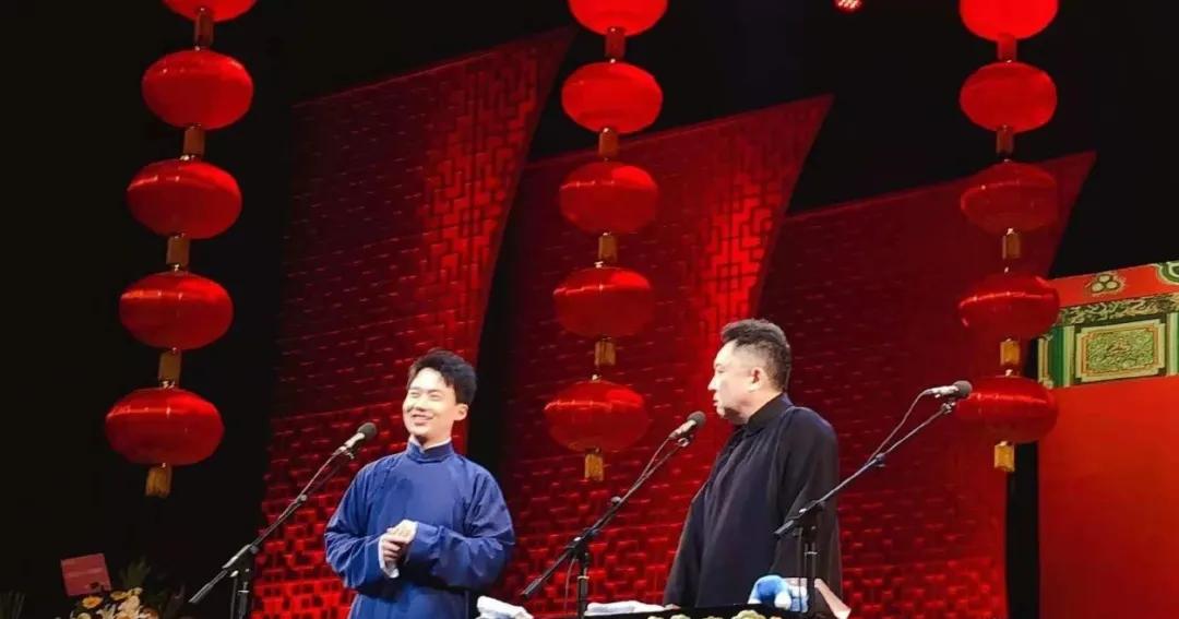 郭德纲的小爱徒长大了于谦给儿子捧哏相声二代于梓杰登台首秀