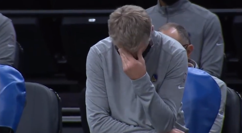 勇士新援三分11中0!库里眉头紧锁,科尔低头叹气,他真不如汤神