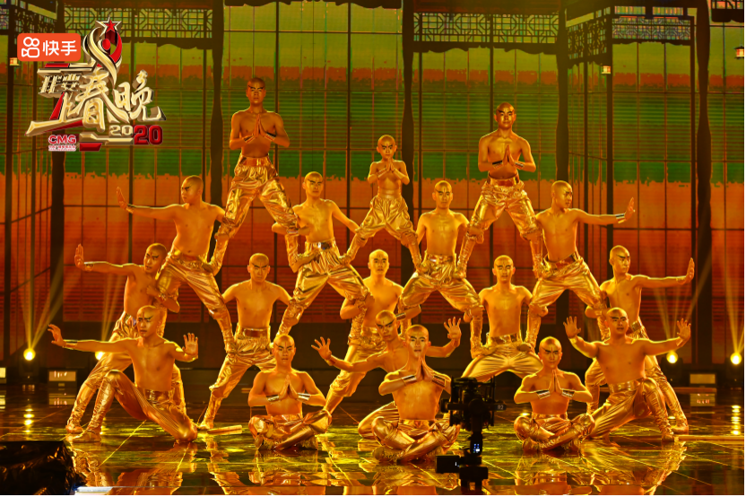 节目中的"十八铜人"虽然年纪不大,但是拳脚之间尽显刚毅霸气,动作的