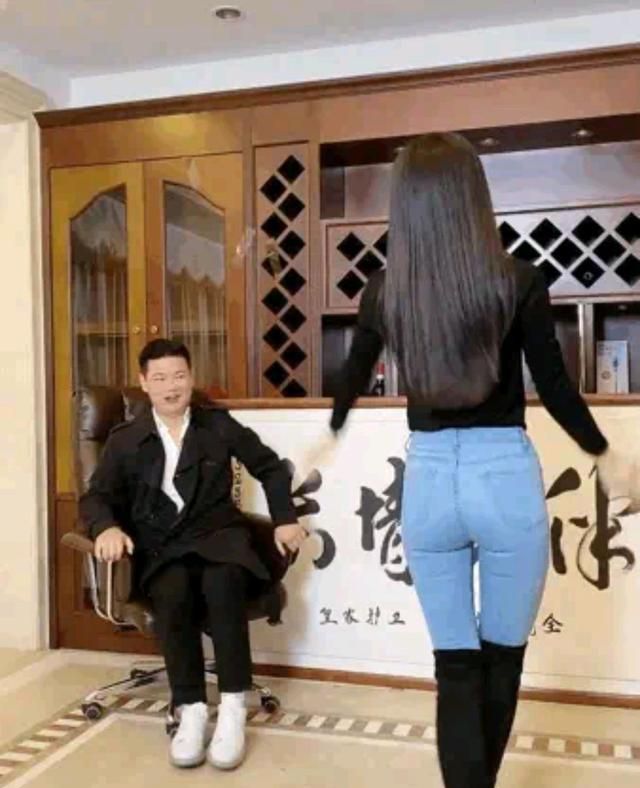 三江锅与最近跳《白狐》火爆的女生合作,身材超好,太养眼了休闲区蓝鸢梦想 - Www.slyday.coM 三江锅与最近跳《白狐》火爆的女生合作,身材超好,太养眼了休闲区蓝鸢梦想 - Www.slyday.coM