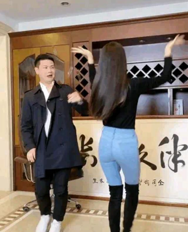 三江锅与最近跳《白狐》火爆的女生合作,身材超好,太养眼了休闲区蓝鸢梦想 - Www.slyday.coM 三江锅与最近跳《白狐》火爆的女生合作,身材超好,太养眼了休闲区蓝鸢梦想 - Www.slyday.coM