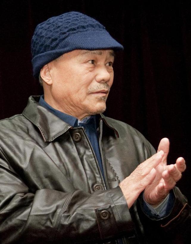 老戏骨李万年因病逝世,曾是农民专业户,德艺双馨晚年依然拍戏