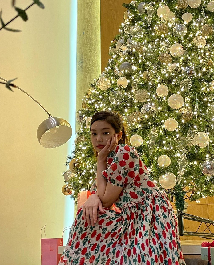 blackpink的圣诞节jennie又成断货王端水大师lisa好忙