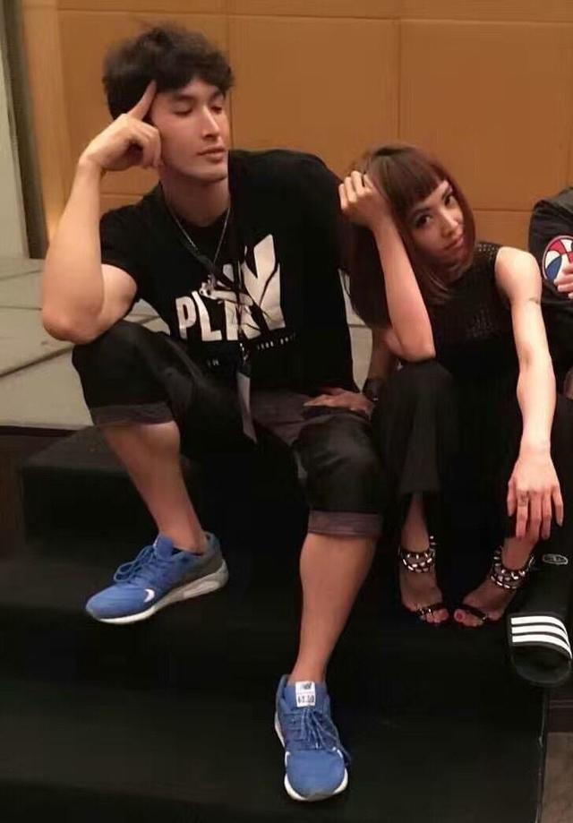 锦荣又换新女友容貌酷似蔡依林,新欢来头不小,母亲是韩国影后