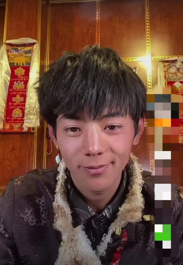 一夜爆红的康巴汉子丁真高清镜头无压力的黑皮帅哥纯真
