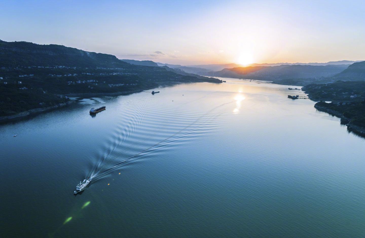 中国出台长江保护法守护母亲河