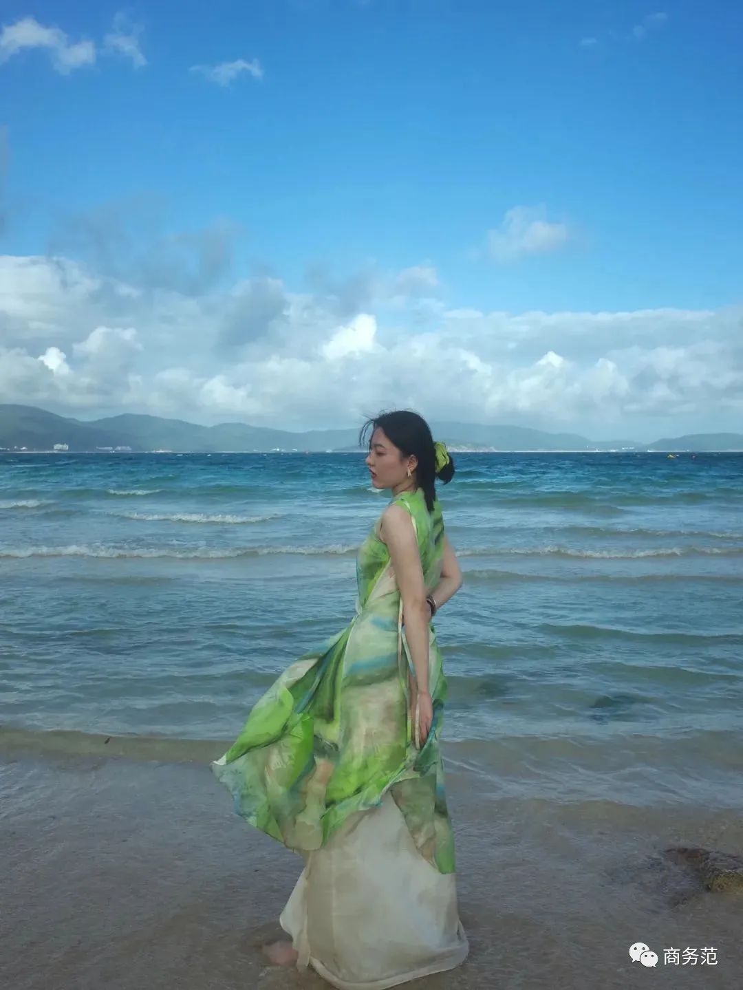 三亚团建游记无边泳池拍美照包游艇出海冲浪喝下午茶吃椰子鸡