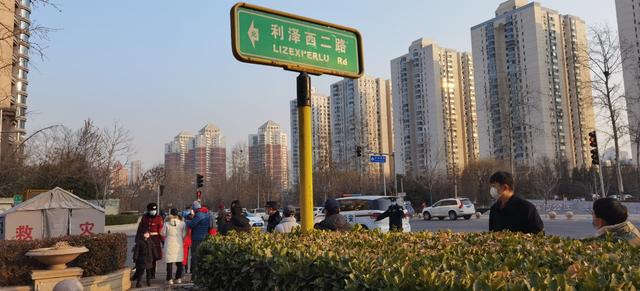 现场直击：朝阳区东湖街道核酸检测有序进行，几乎不用等候