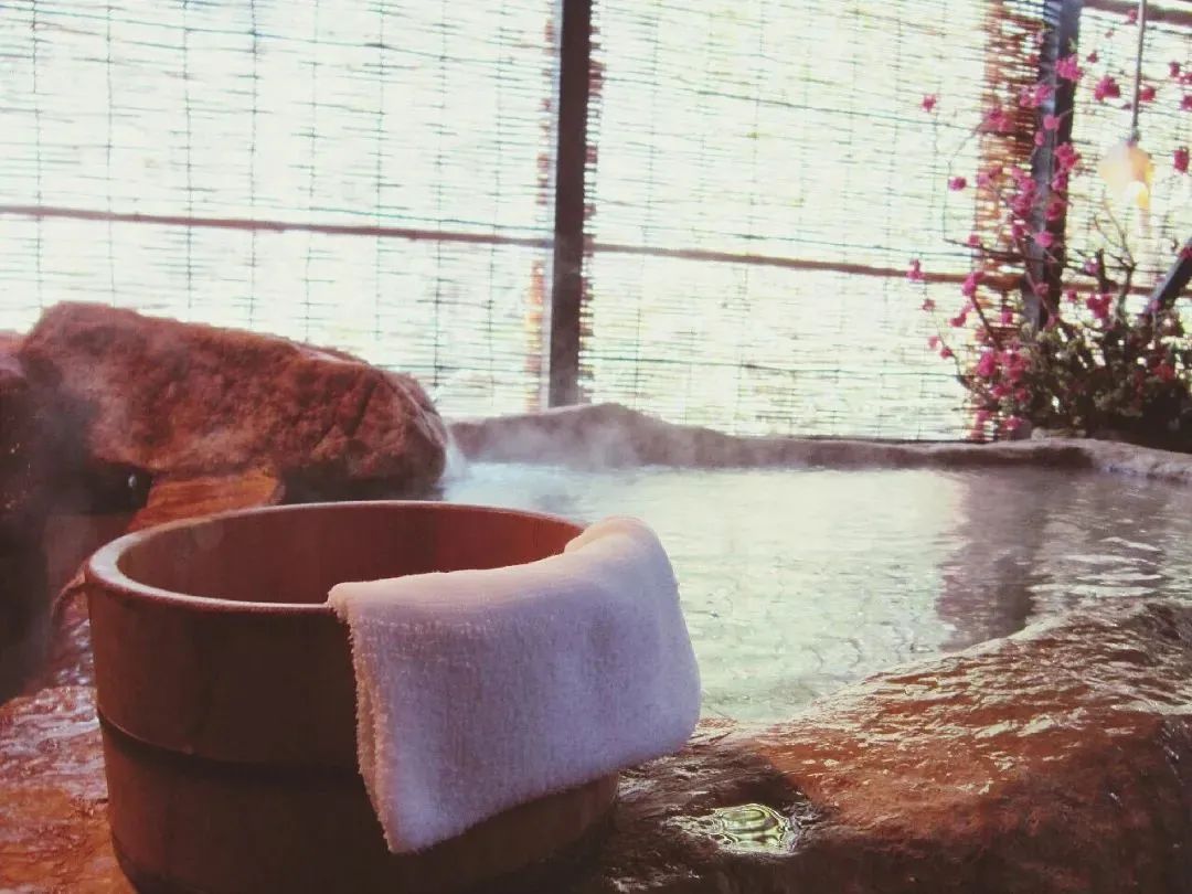 这个节日要泡汤了!你给女朋友带什么?