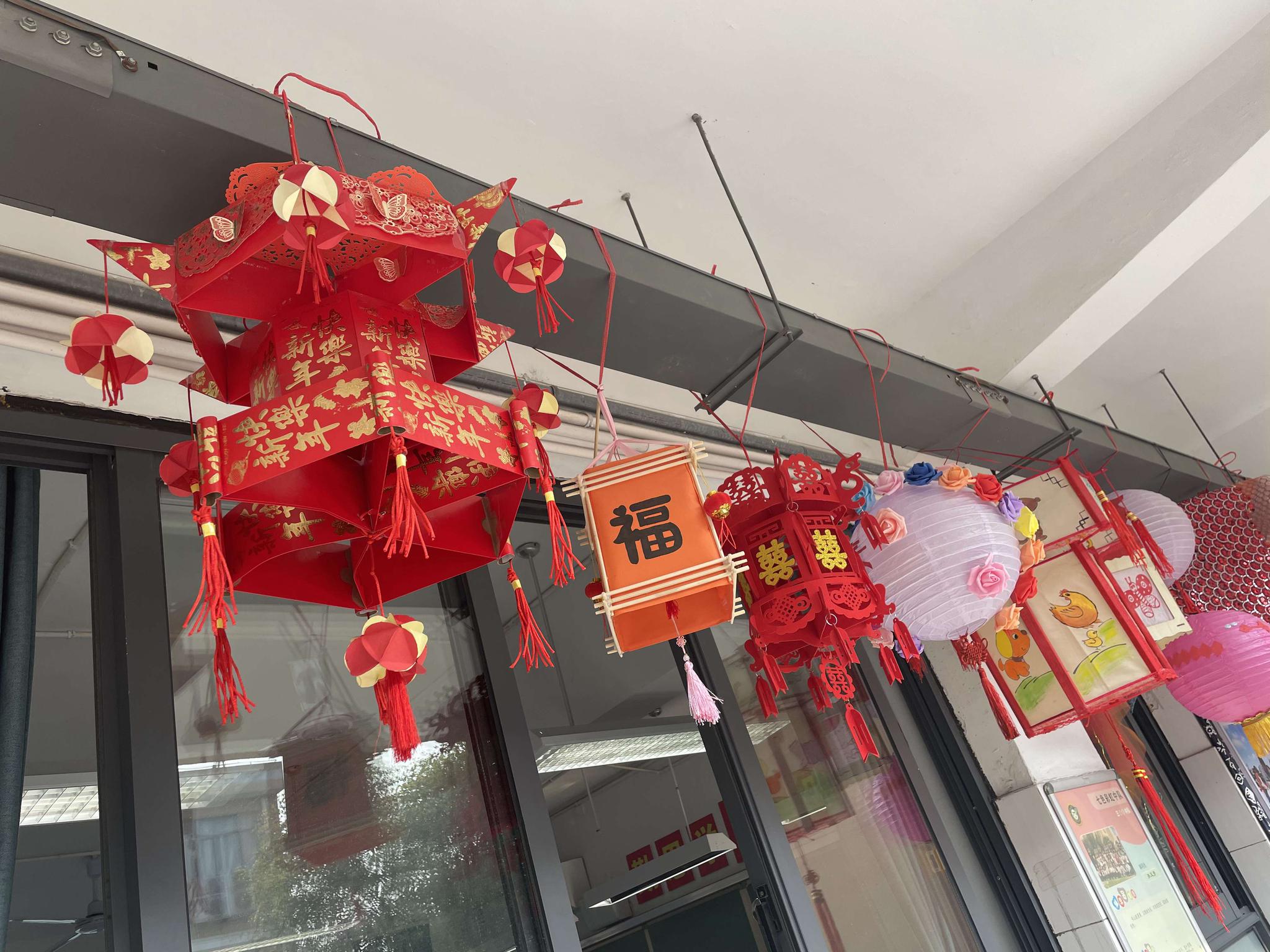 东关街道中心小学举行迎新第二届创意灯笼亲子灯笼手工制作大赛