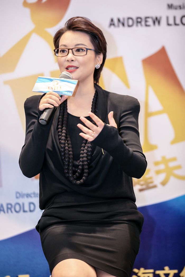 身材发福脸上堆着的肉,46岁状态就是这么真实|袁立|身材|衣服_新浪