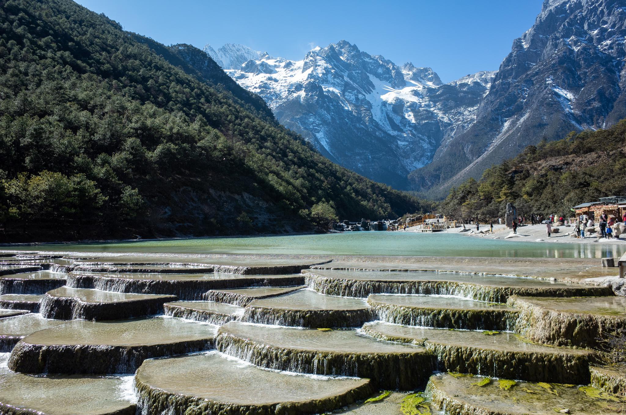 玉龙雪山下的蓝月谷,景色秀丽,被誉为"丽江小九寨"|小九寨|蓝月谷|玉