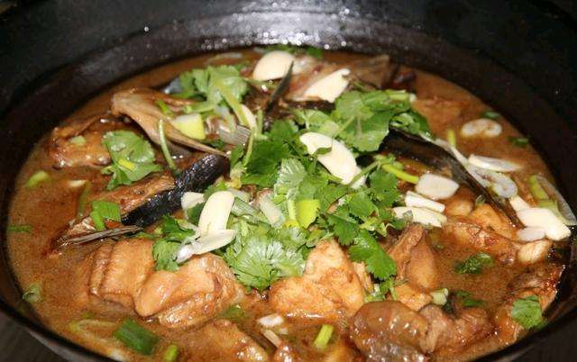 炖鱼时别只会用醋去腥教你一招好方法炖好的鱼肉鲜美不腥