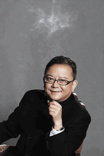 38岁的郑艳东,为何会嫁给58岁三婚的王刚,还要为他诞下一子?