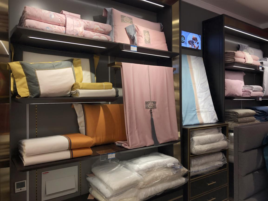 新世纪百货阳光世纪亲子运律馆新柜开启众多童装家纺店全新亮相