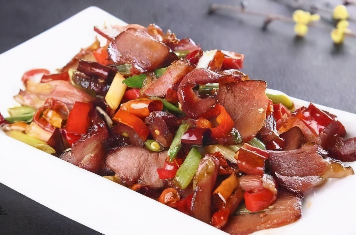 美食看点>正文>小炒腊肉4.