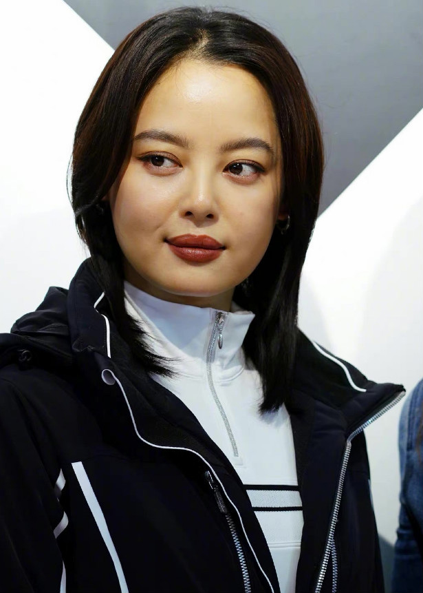 辛芷蕾怎么也胖了?脸肿成"大馒头",老成大妈模样不如杨幂