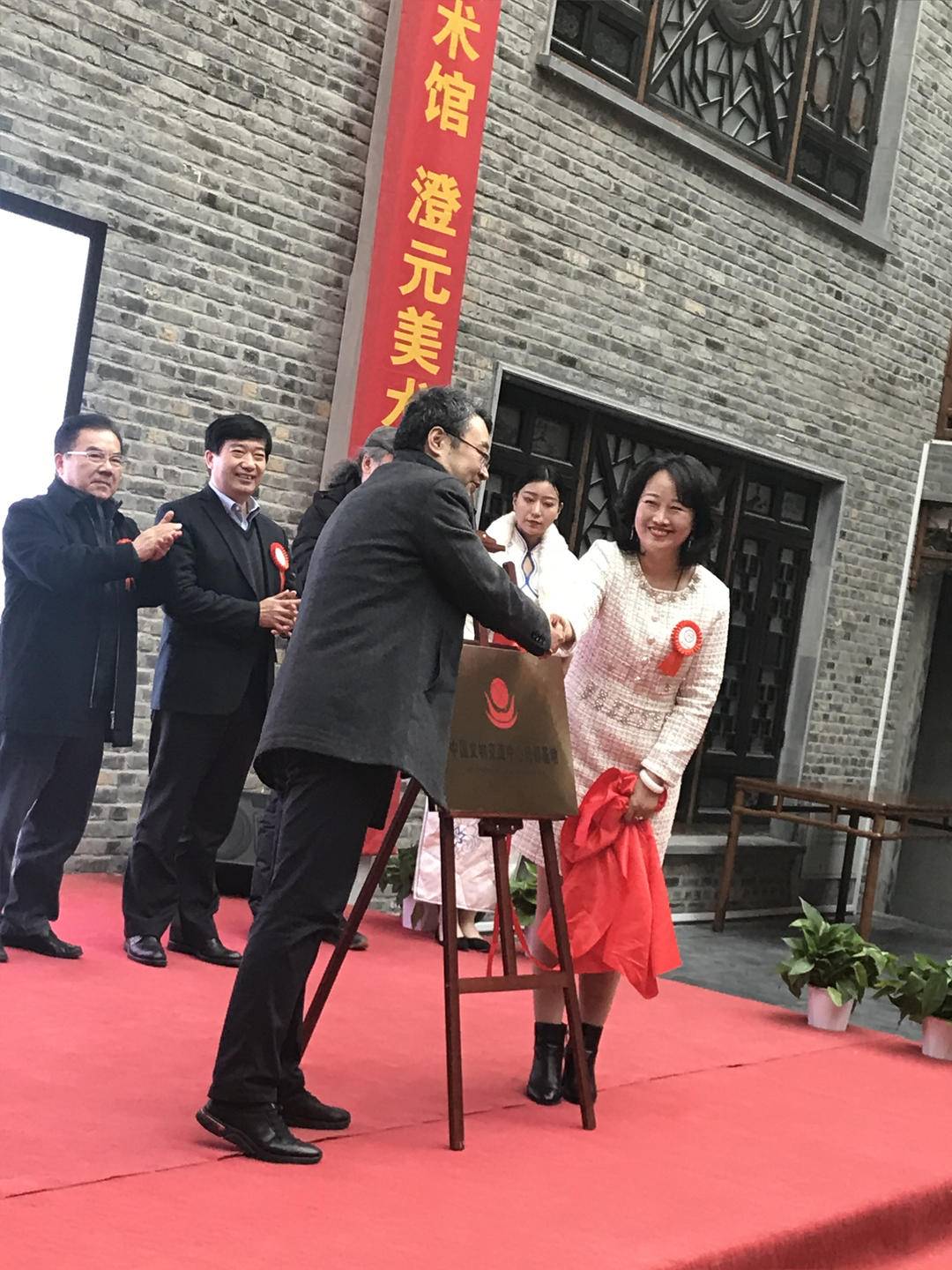 年12月27日,中国首家园林美术馆澄元美术馆在扬州陈园举办开馆仪式