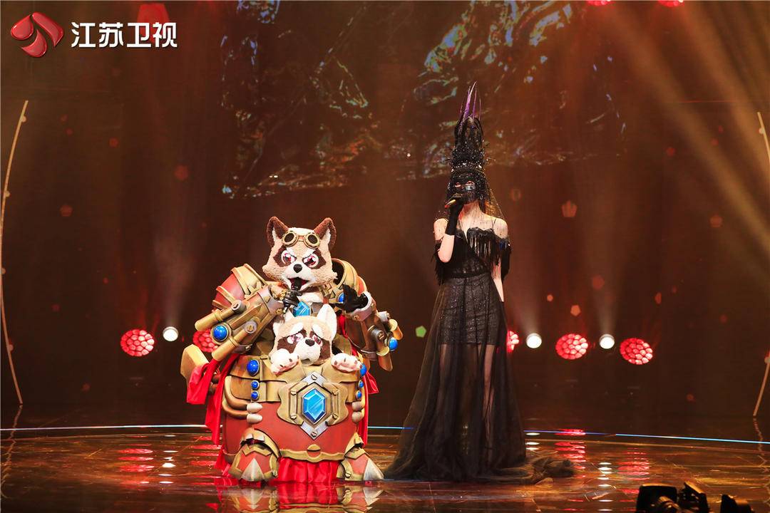 这么拼的吗本季蒙面最有悬念感的造型打包熊今晚登场
