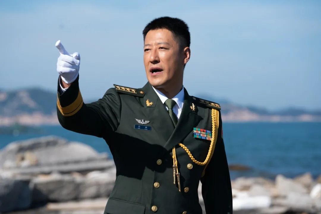 蓝军出击山东卫视今晚开播于震花漾剧客厅解读战狼形象