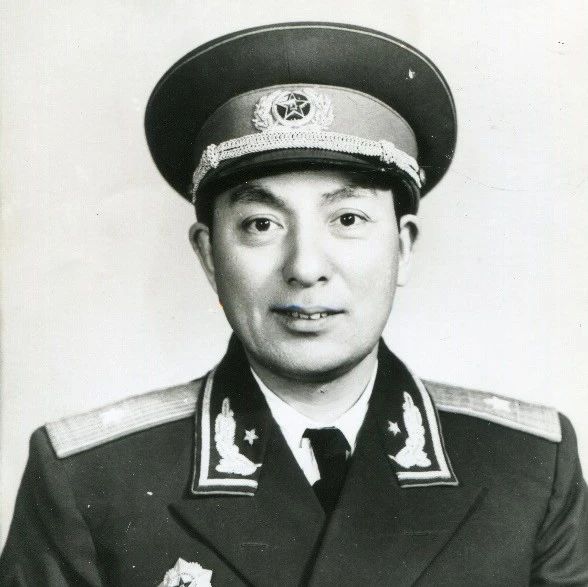 106岁开国少将黎光逝世