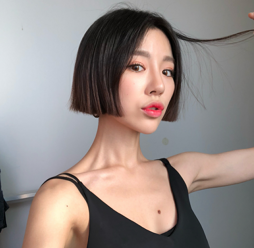 齐嘴线条短发