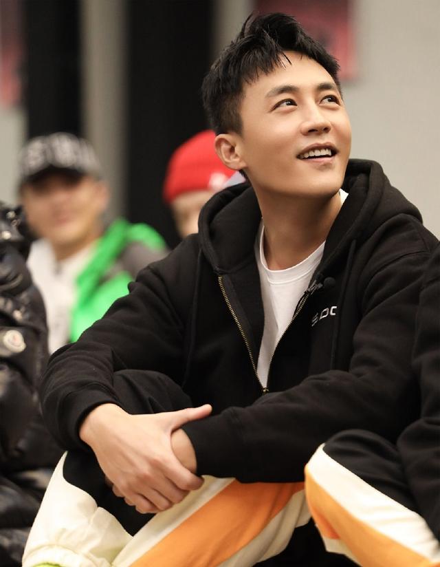 《追光吧!哥哥》:杜淳还是难逃油腻范?看得杨幂直接逃离现场