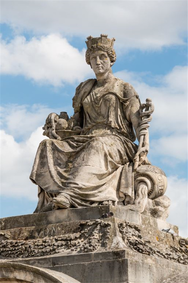 里昂女神像