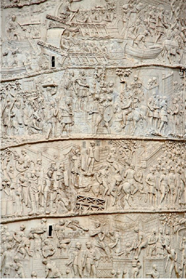 图拉真纪念柱上刻画征服达西亚的战争的浮雕