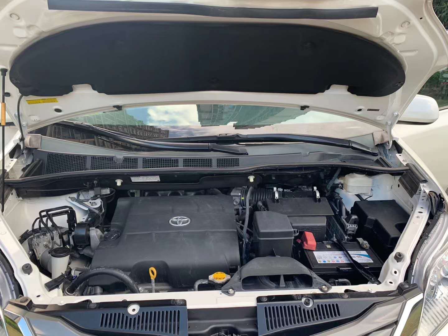 2014年丰田塞纳售价18万,v6发动机3.5排量,具优越的燃油经济性