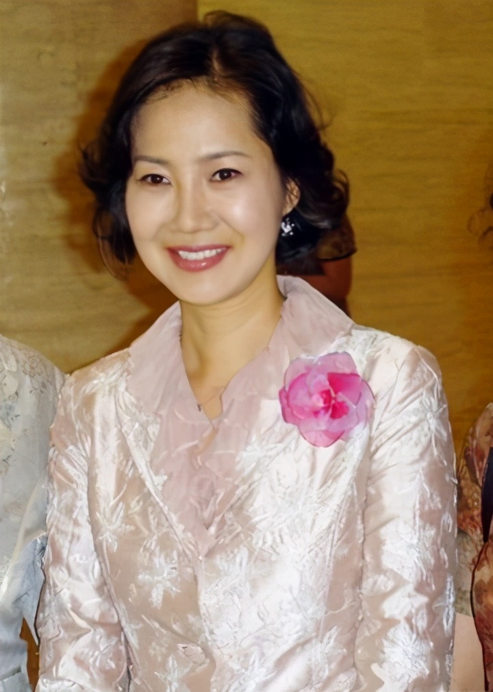 梁美京,她是一个敢于做自己的女人,完成了一部经典作品