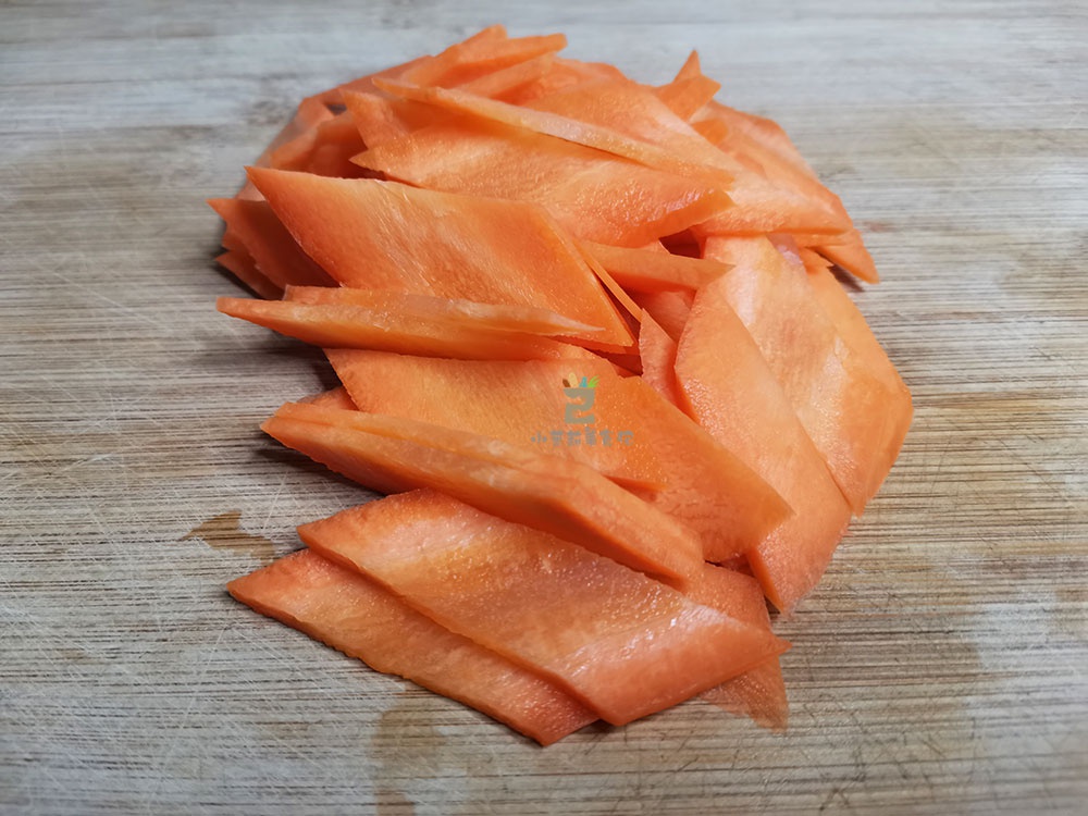 期末到了,多给孩子吃一菜,胡萝卜素含量高,8毛1斤,好处多多