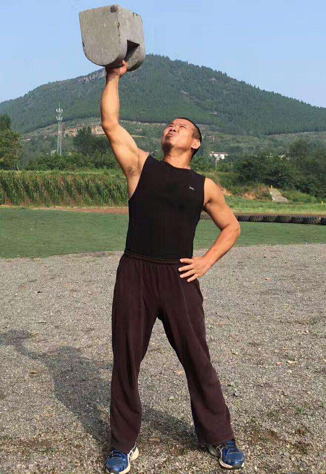 释延孜出镜央视藏着的武林拳迷质疑还秒杀留学生拳王吗