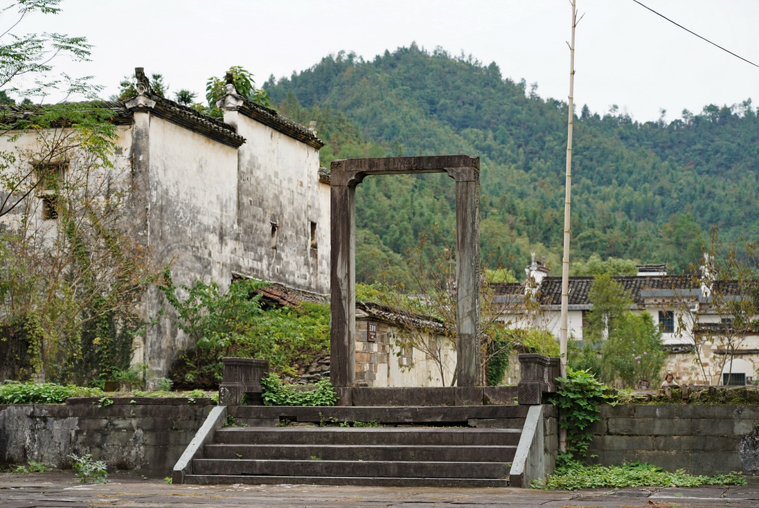 游江西婺源:一个叫漳村的地方,一条清澈的溪水,一部追过的电影