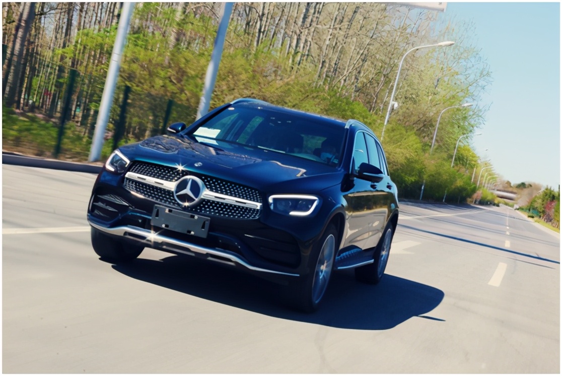 深度试驾奔驰长轴距glc300l,加长轴距后排空间如何?