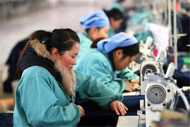 管理层却少有离职,工人却难招,宁愿送外卖,也不进工厂休闲区蓝鸢梦想 - Www.slyday.coM 管理层却少有离职,工人却难招,宁愿送外卖,也不进工厂休闲区蓝鸢梦想 - Www.slyday.coM