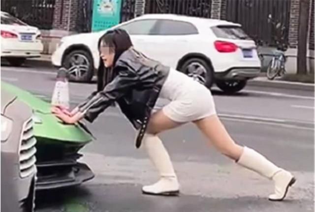 女司机开1000万兰博基尼停车难,直接徒手推进车位,这女人不寻常休闲区蓝鸢梦想 - Www.slyday.coM