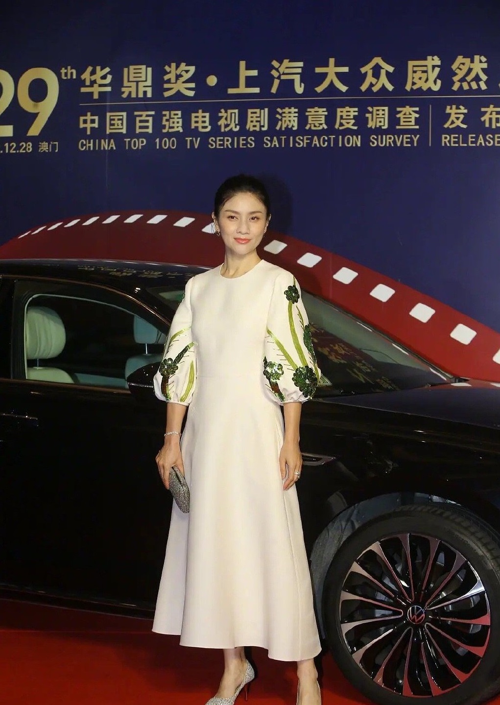 华鼎奖红毯星光黯淡李小冉大秀身材