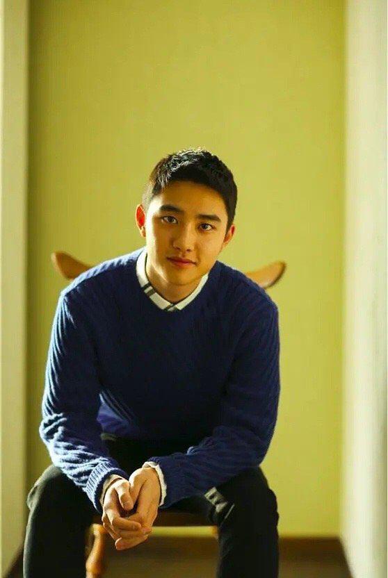 都暻秀快要退伍啦,期待回归啊!