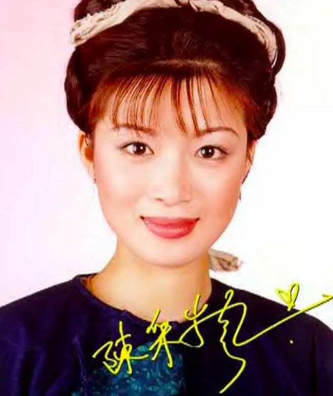 "双儿"陈少霞:被刘德华力捧,与女儿双双患病,一生嫁两次豪门