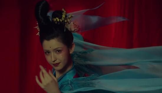 赤狐书生花絮曝光哈妮克孜出场惊艳就连衣服都是p出来的