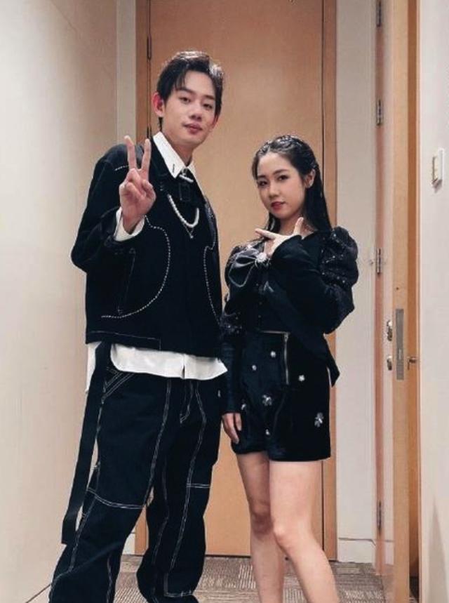 网曝21岁男星索要女歌手不雅视频，还对粉丝直言想看？本人忙致歉休闲区蓝鸢梦想 - Www.slyday.coM