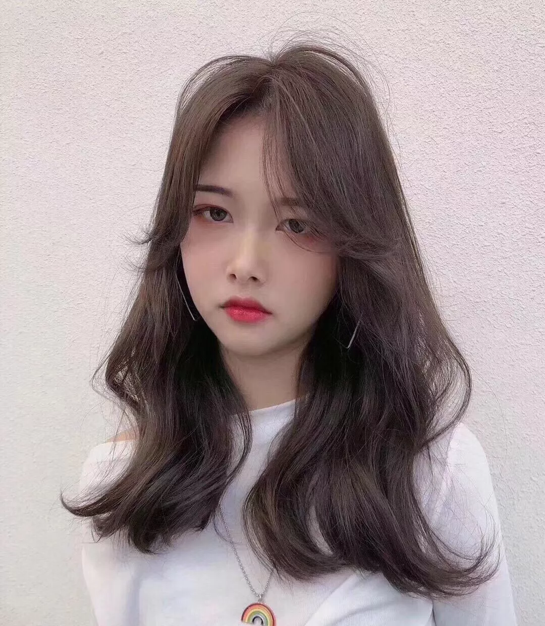 百搭修饰脸型且显气质,难怪"气垫烫"发型这么受小姐姐们的欢迎