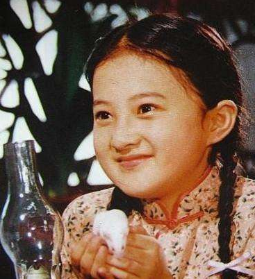 琼瑶捧红的"小婉君",被央视主持"暗恋"20年,40岁仍单身
