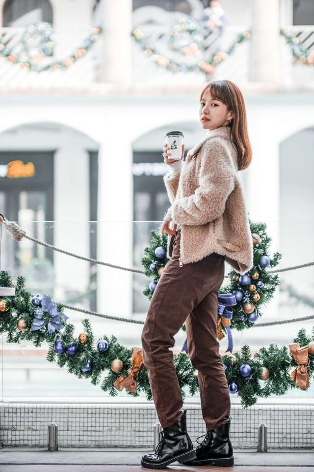 富士xf50mmf10镜头下充满暖意的冬季人像