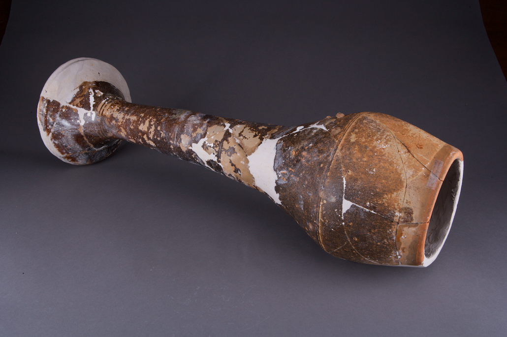 兰田窑 晚唐-五代青绿釉腰鼓&nbsp;景德镇陶瓷考古研究所提供