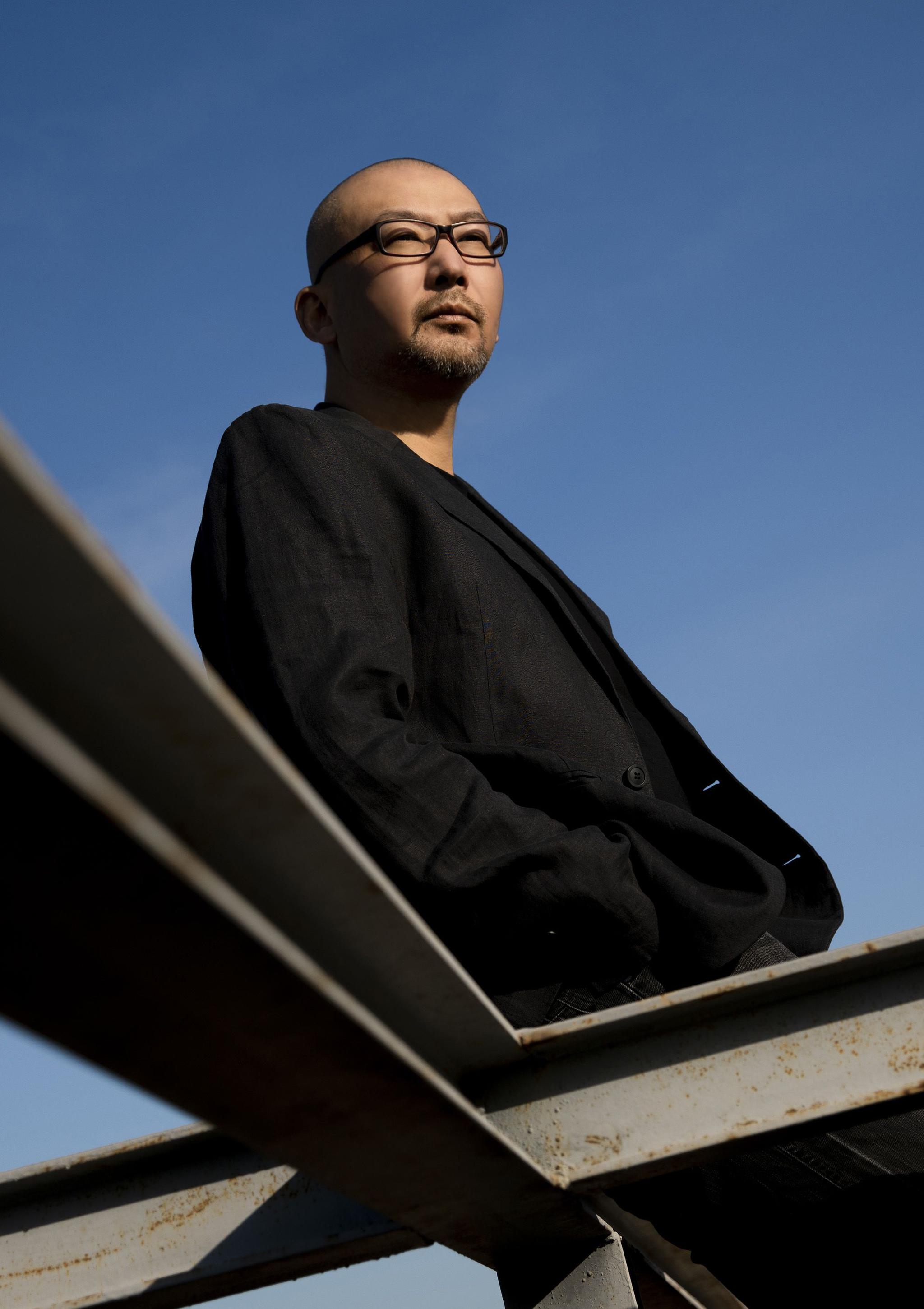 管虎:疫情,让电影人对行业更有敬畏感丨2020娱乐年度人物