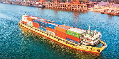 大型集装箱船航速图片