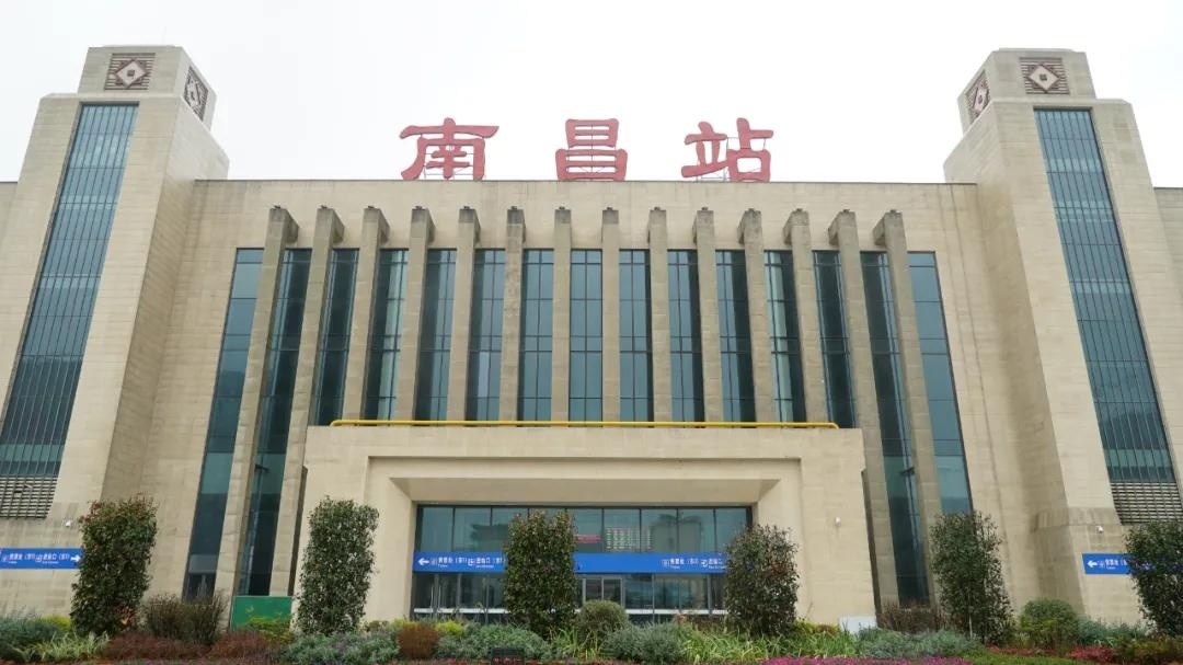 由市政公用集团项目公司承建的南昌火车站东广场工程目前已完成所有